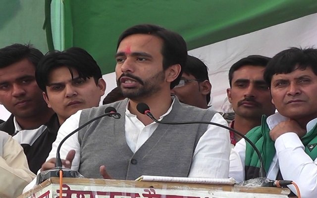 अलीगढ़ किसान महापंचायत : आरएलडी नेता जयंत चौधरी समेत 5000 से अधिक लोगों पर मामला दर्ज