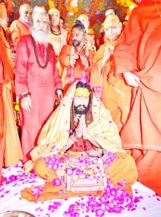 श्रीमठ बाघंबरी गद्दी के महंत बने बलवीर गिरि