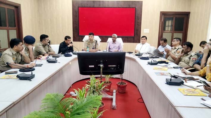 श्री रामलीला महोत्सव, नवरात्रि व दशहरा पर्व पर सभी आवश्यक व्यवस्थायें रहेंगी सुदृंढ़: डीएम