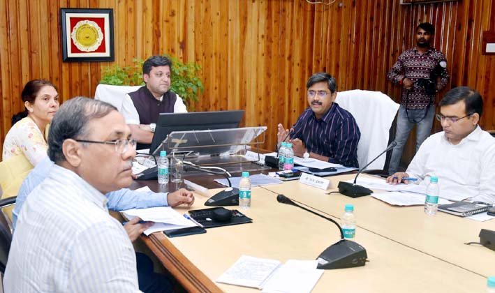 राजस्व प्राप्ति न करने वाले अफसरों पर होगी कार्यवाही : नितिन