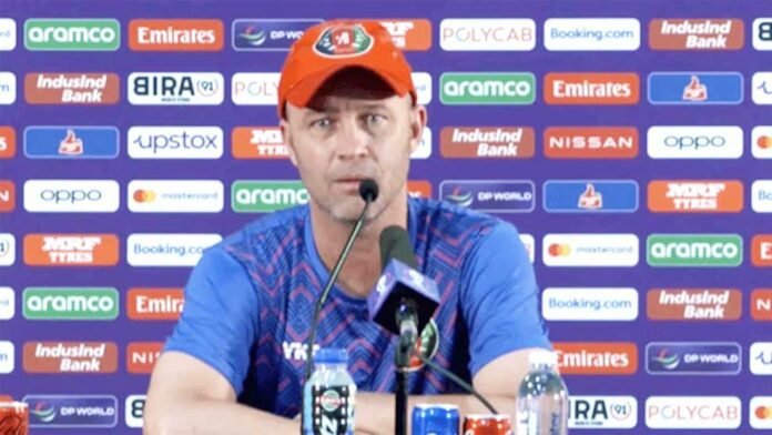 Coach of AfganistanTeam