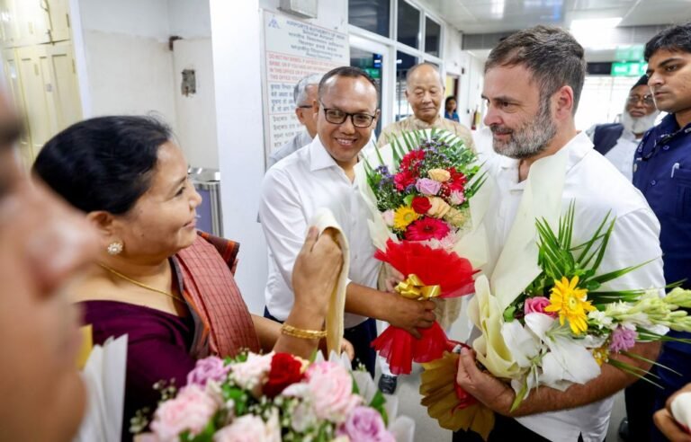 Manipur : राहुल गांधी जिरिबाम पहुंचे, राहत शिविर में रह रहे लोगों से जाना हाल