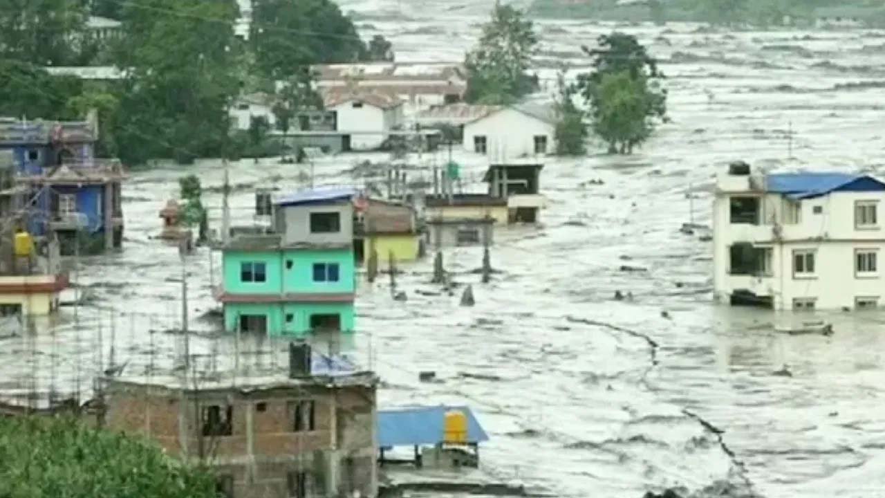 नेपाल में बाढ़ का कहर, जन-जीवन प्रभावित, अब तक 200 लोगों की मौत