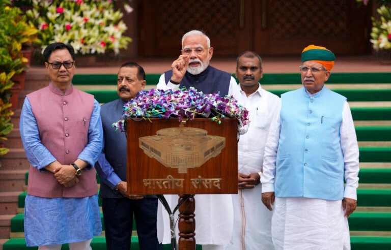 संसद का मॉनसून सत्र शुरू, प्रधानमंत्री मोदी बोले- यह सत्र राष्ट्र के लिए विजयोत्सव है