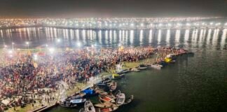 प्रयागराज : एकादशी पर दोपहर 2 बजे तक 50 लाख से अधिक श्रद्धालुओं ने संगम में लगाई डुबकी