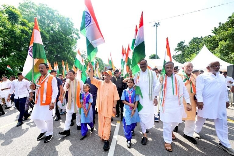 मुख्यमंत्री योगी ने लखनऊ में किया हर घर तिरंगा अभियान का शुभारंभ