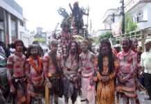 लखनऊ में निकली महाकाल की पालकी यात्रा